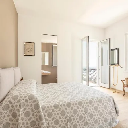 Quercia Apartment Gardone Riviera